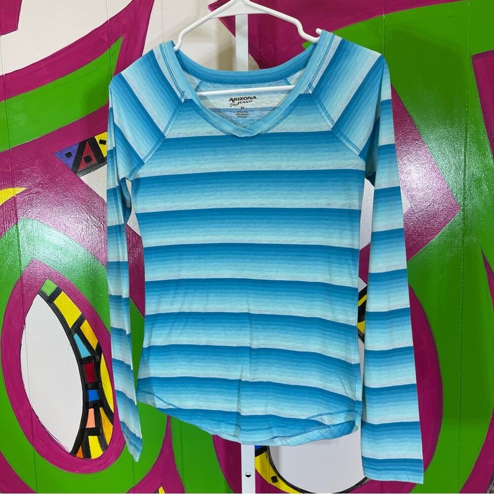 Arizona Jeans, Striped Long Sleeve Shirt. Size XS. In excellent condition!